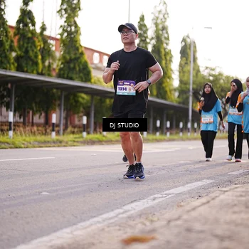 Runner Photo 8380210