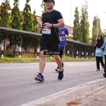 Runner Photo 8380211
