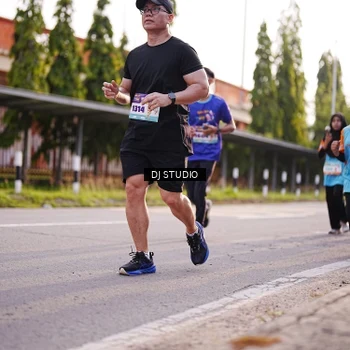 Runner Photo 8380213