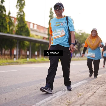 Runner Photo 8381102