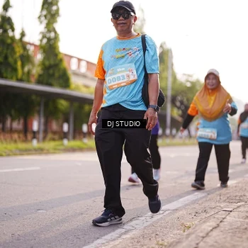 Runner Photo 8381105