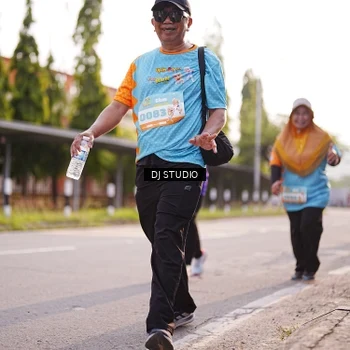 Runner Photo 8381112