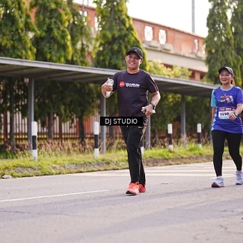 Runner Photo 8381374