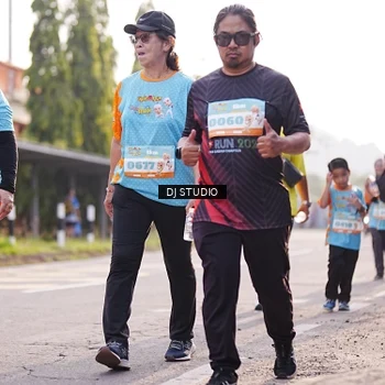 Runner Photo 8382055