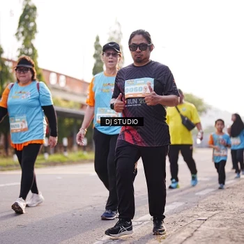 Runner Photo 8382063