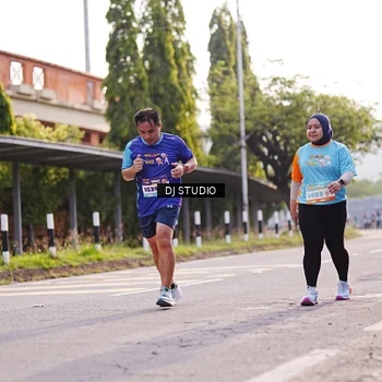 Runner Photo 8382383
