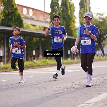 Runner Photo 8382459