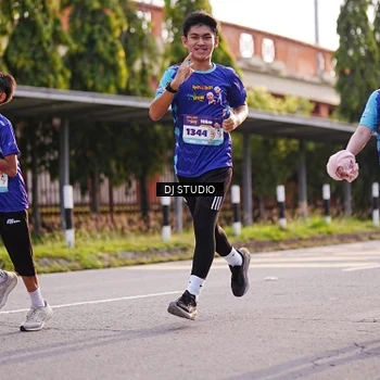 Runner Photo 8382465