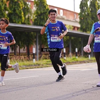 Runner Photo 8382468