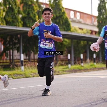 Runner Photo 8382469