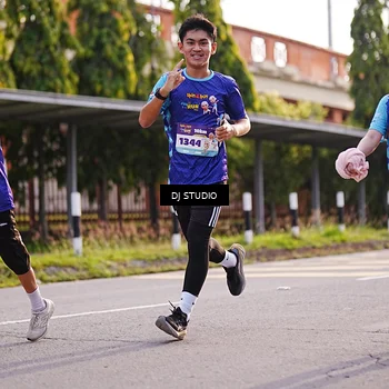 Runner Photo 8382472