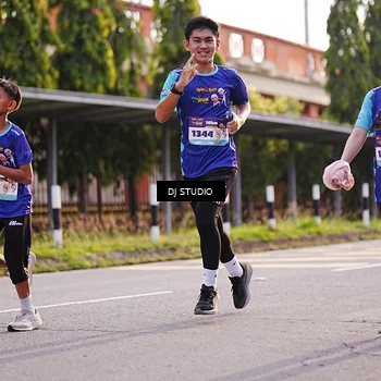 Runner Photo 8382487