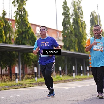 Runner Photo 8382556