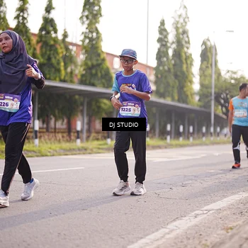 Runner Photo 8383058