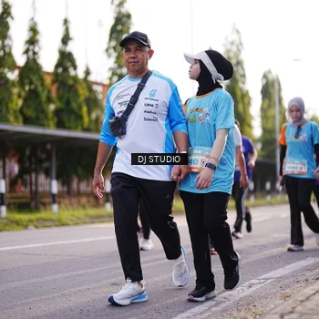 Runner Photo 8383075