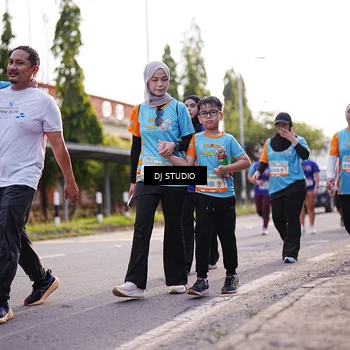 Runner Photo 8383089