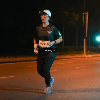 Runner Photo 8383446