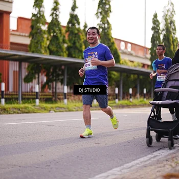 Runner Photo 8383663