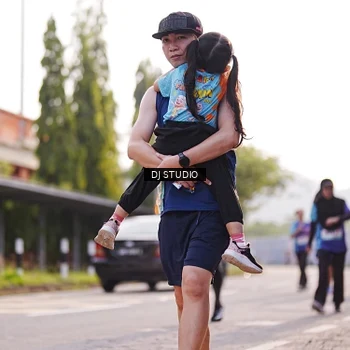 Runner Photo 8383775
