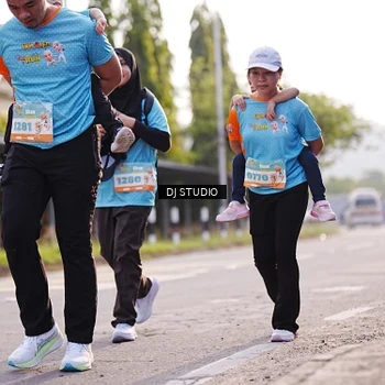 Runner Photo 8383828