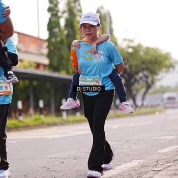 Runner Photo 8383830