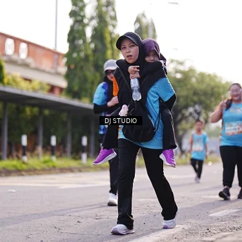 Runner Photo 8383872