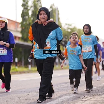 Runner Photo 8384385