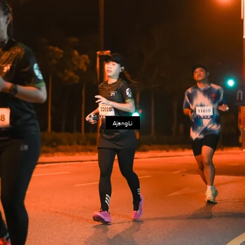 Runner Photo 8384680