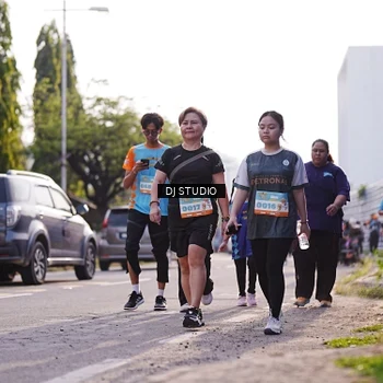 Runner Photo 8384692