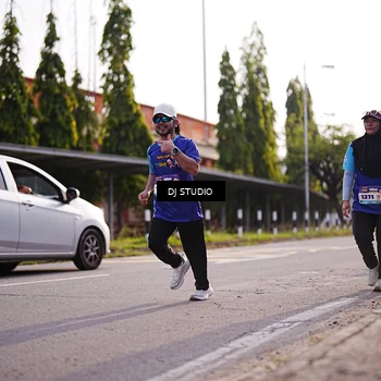 Runner Photo 8384751