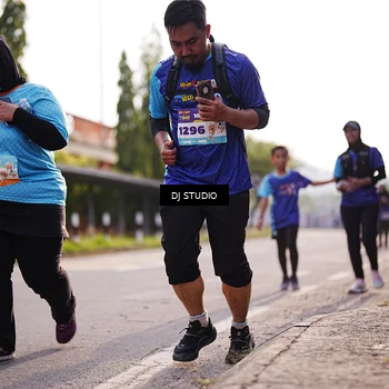 Runner Photo 8384897