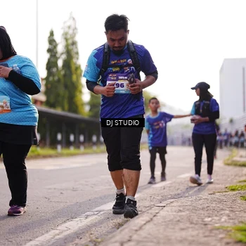 Runner Photo 8384920