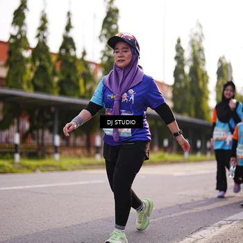 Runner Photo 8385011