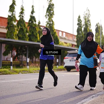 Runner Photo 8385062
