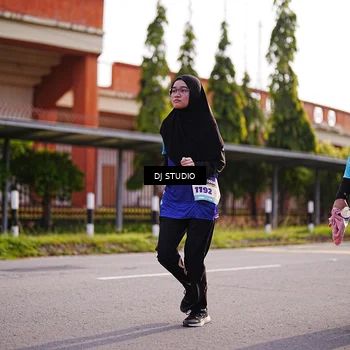 Runner Photo 8385075