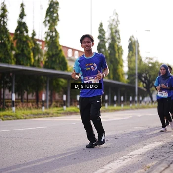 Runner Photo 8385093
