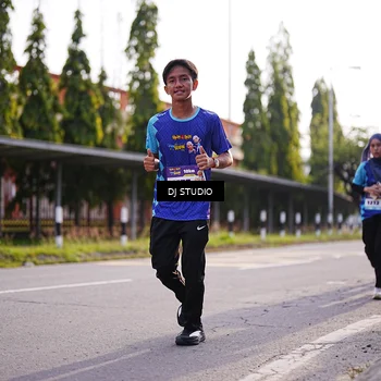 Runner Photo 8385099