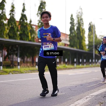 Runner Photo 8385101