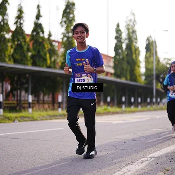 Runner Photo 8385102