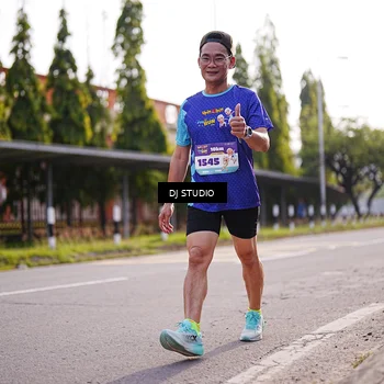 Runner Photo 8385275
