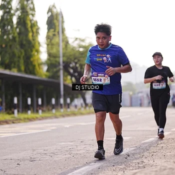 Runner Photo 8385300