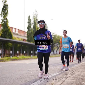 Runner Photo 8385334