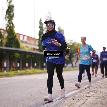 Runner Photo 8385335