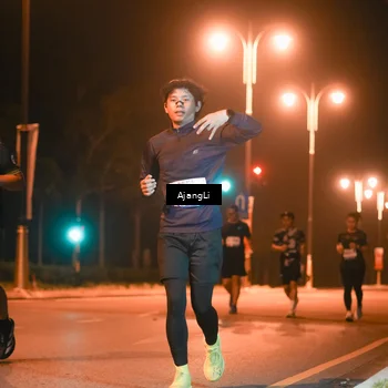 Runner Photo 8385385
