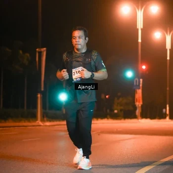 Runner Photo 8385432