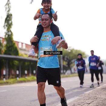 Runner Photo 8385437