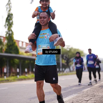Runner Photo 8385443
