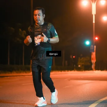 Runner Photo 8385446
