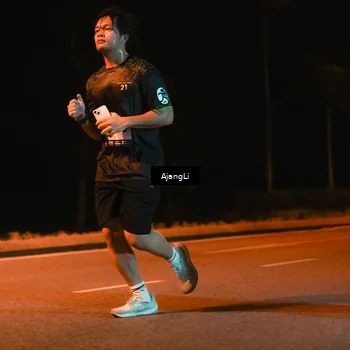 Runner Photo 8385542