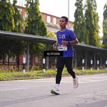 Runner Photo 8385563